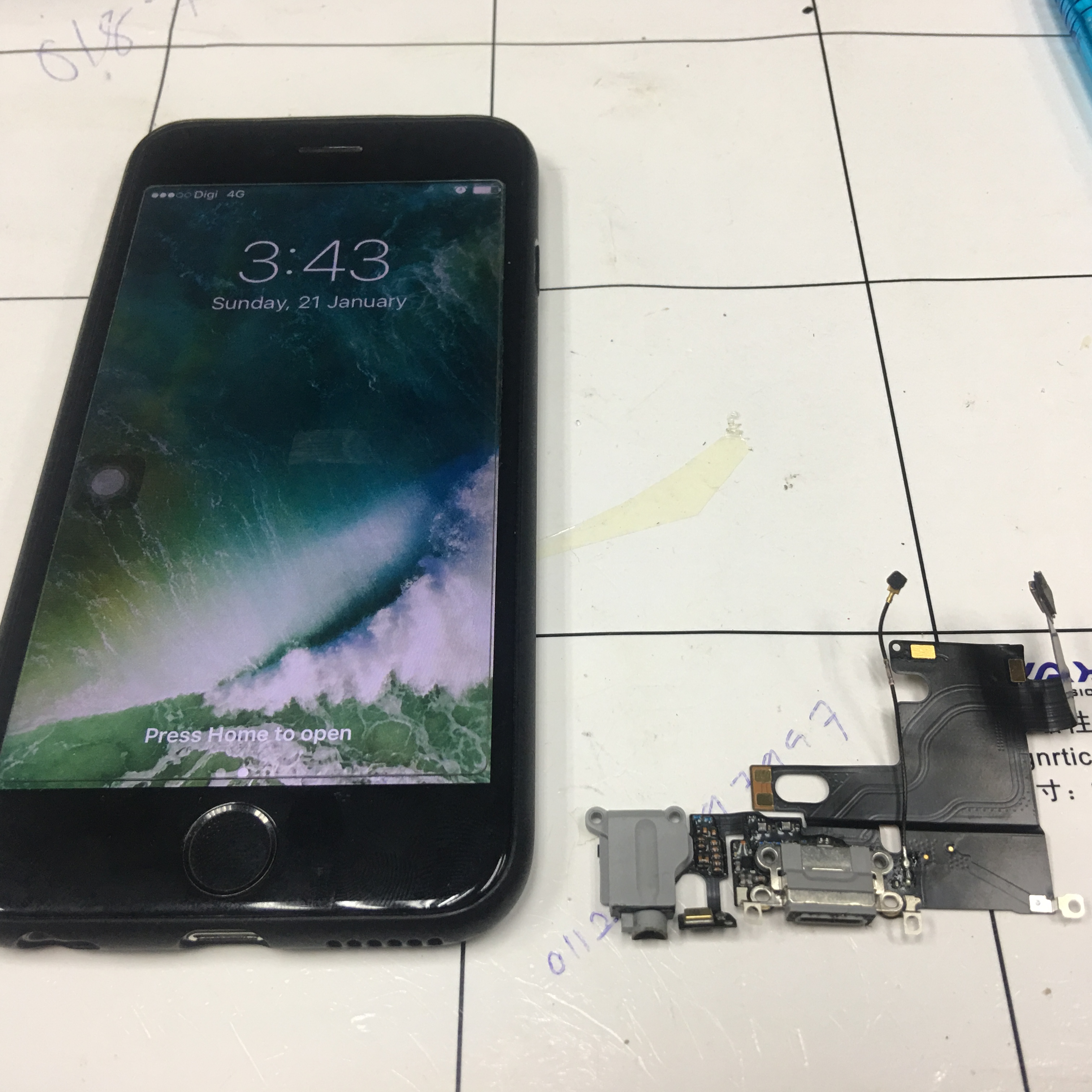 Plugin iPhone 6 Replacement