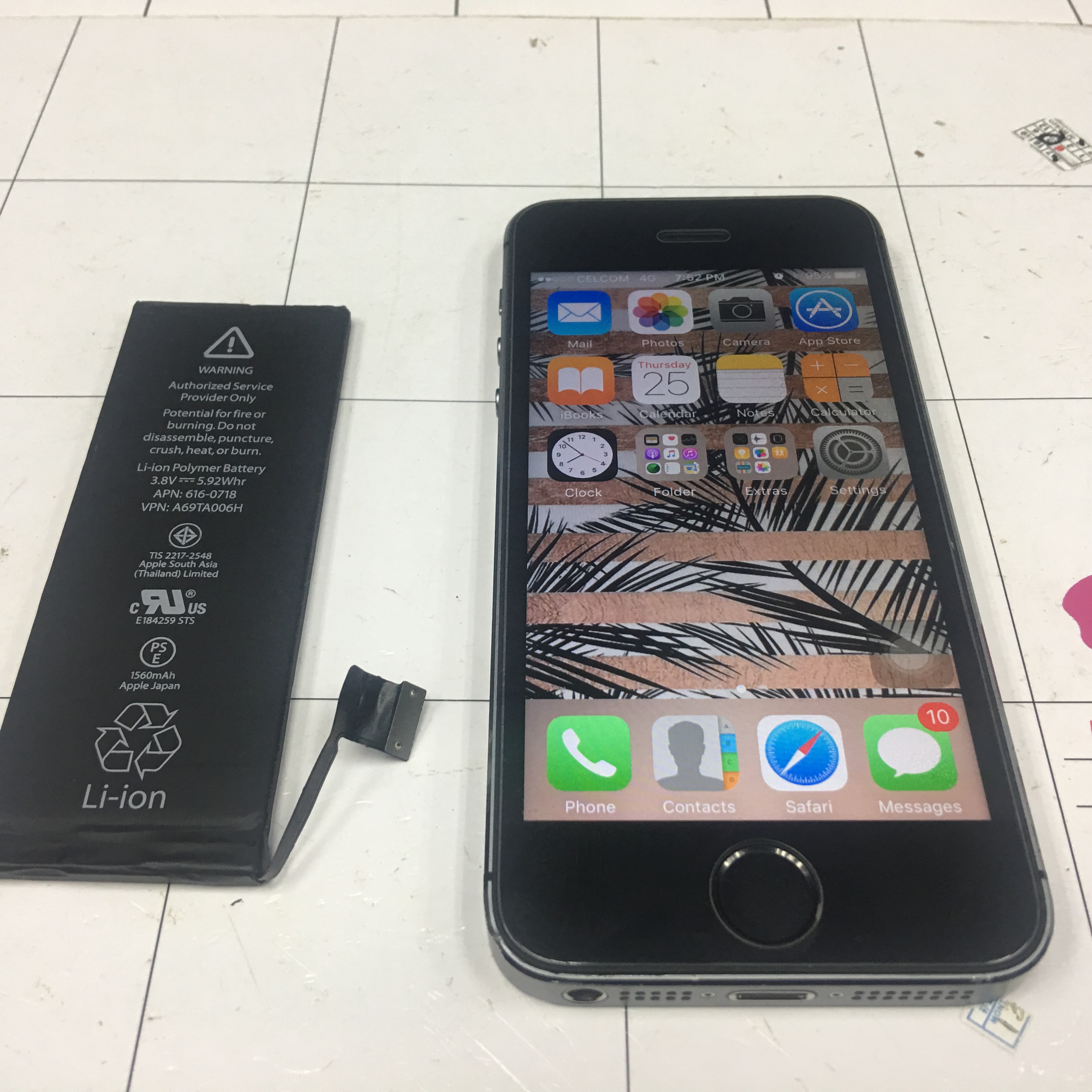 Battery iPhone 5s Replacement