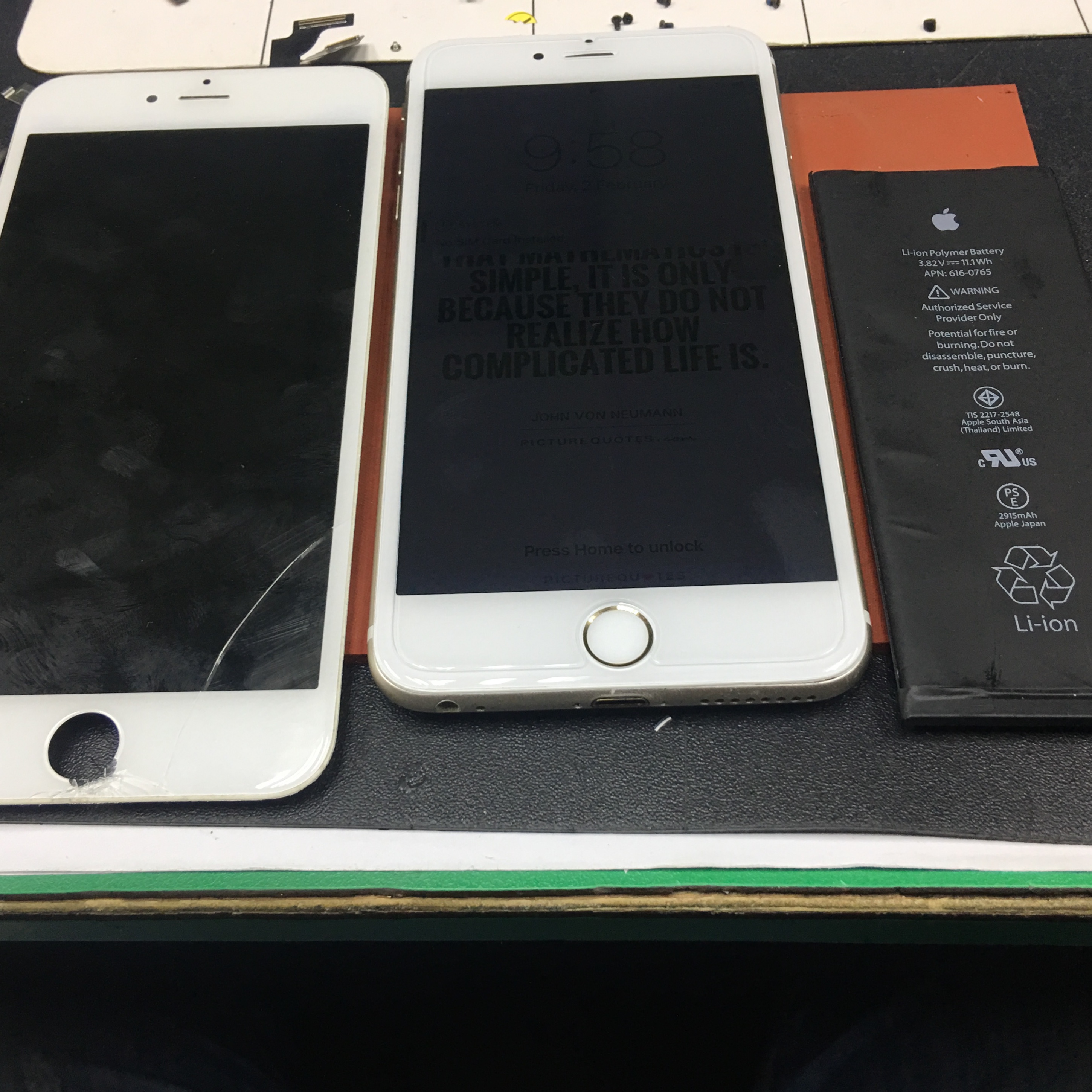 LCD & Battery iPhone 6 Plus Replacement